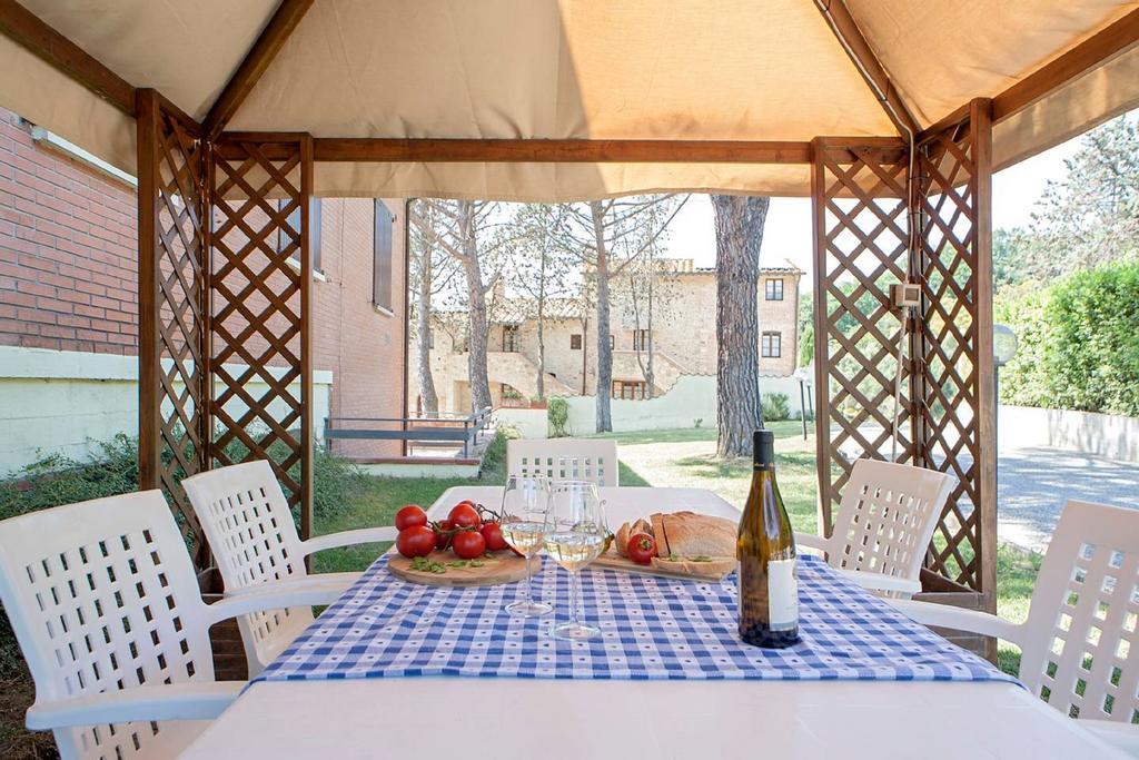 Azienda Agricola E Agriturismo Vallorsi Terricciola 外观 照片